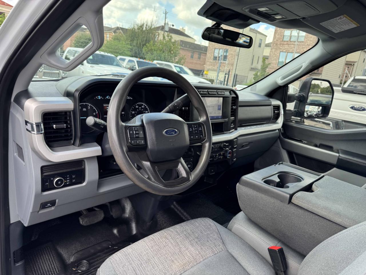 Ford Super Duty F-350 DRW  2024