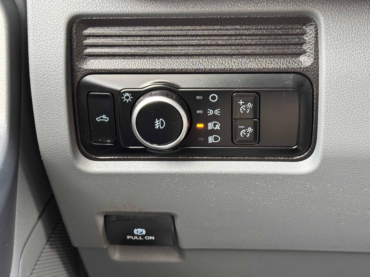 Ford Super Duty F-350 DRW  2024