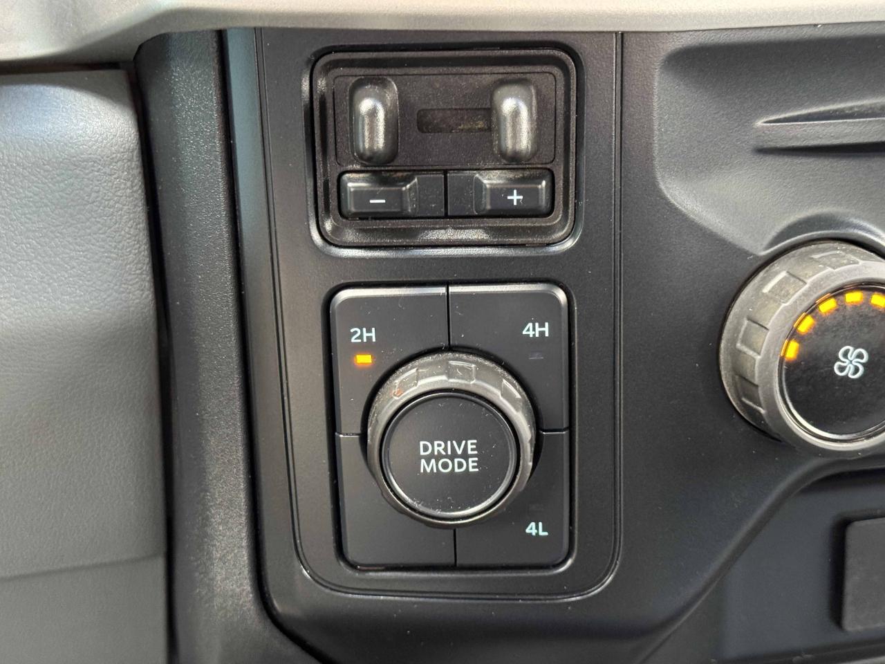 Ford Super Duty F-350 DRW  2024