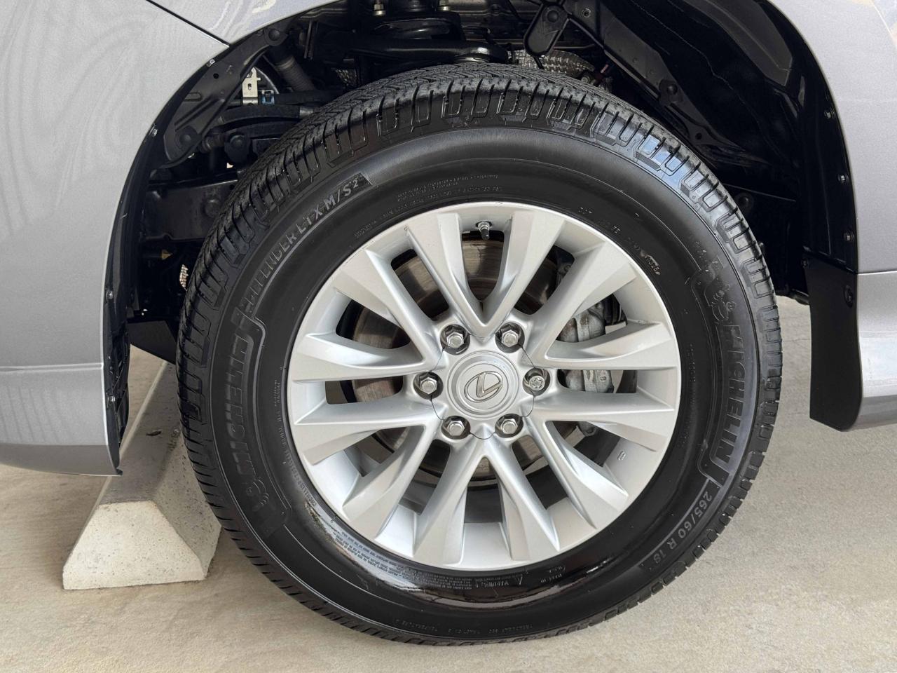 Lexus GX  2019
