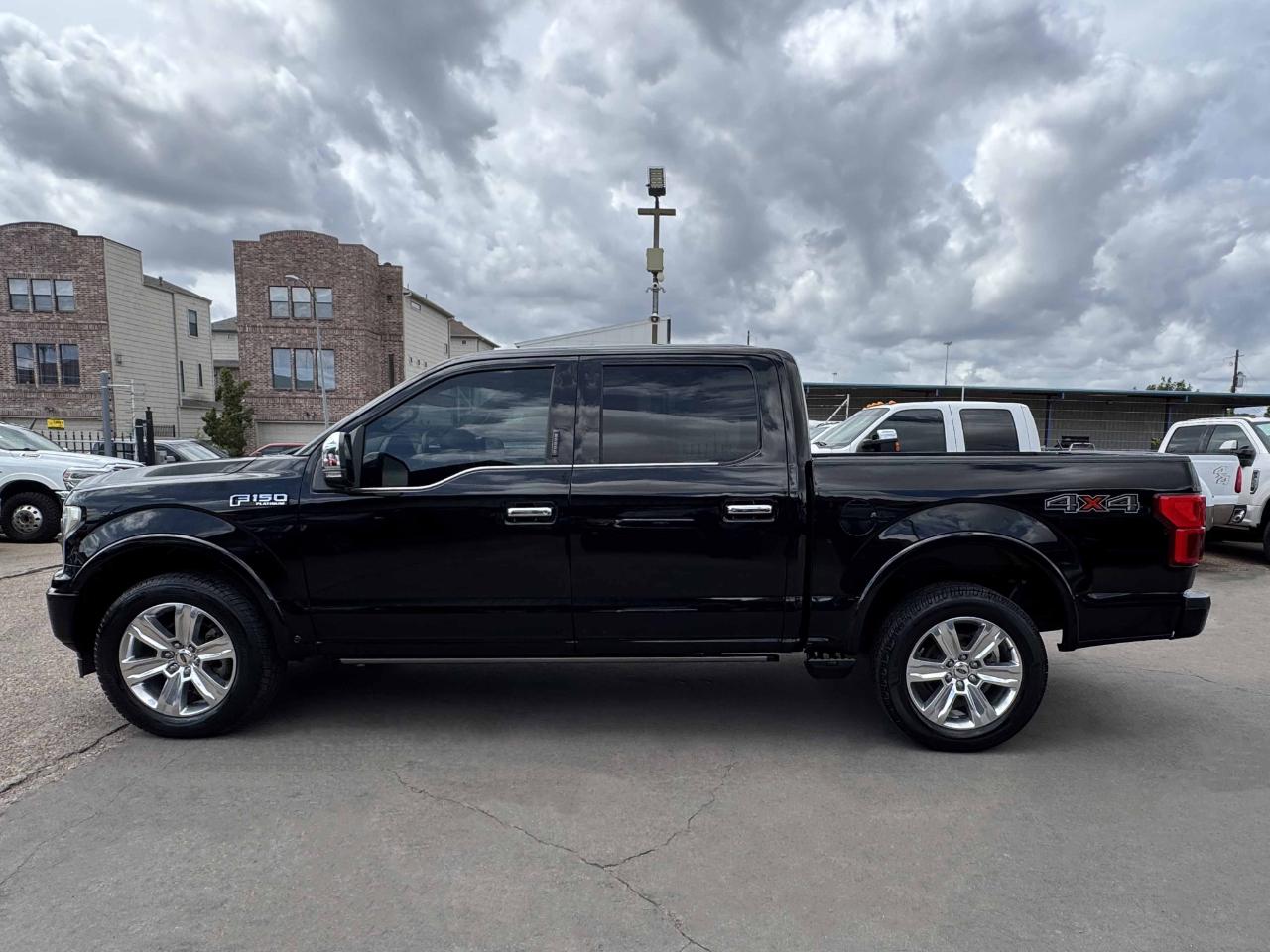 Ford F-150 Platinum SuperCrew 4WD 2018