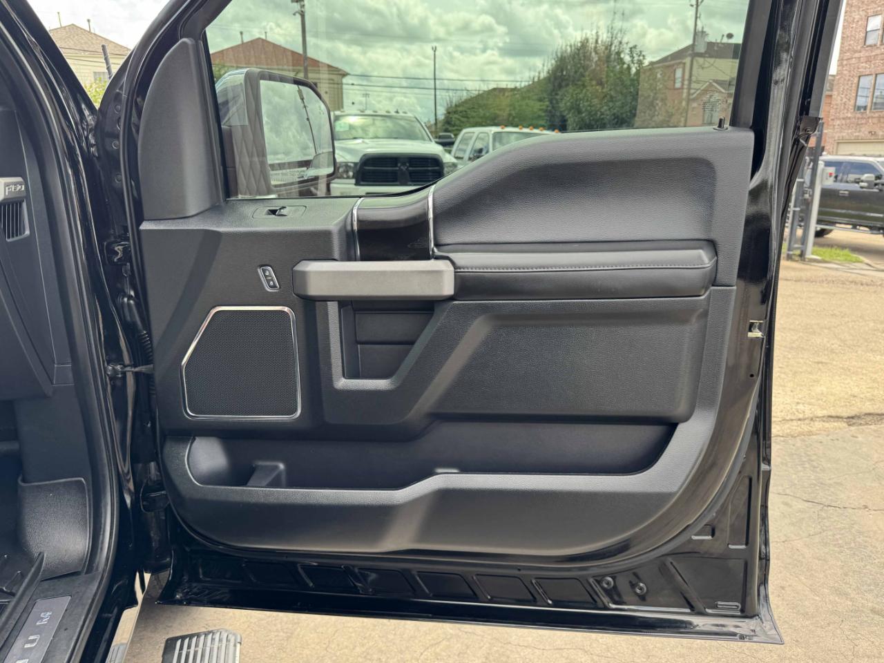 Ford F-150 Platinum SuperCrew 4WD 2018