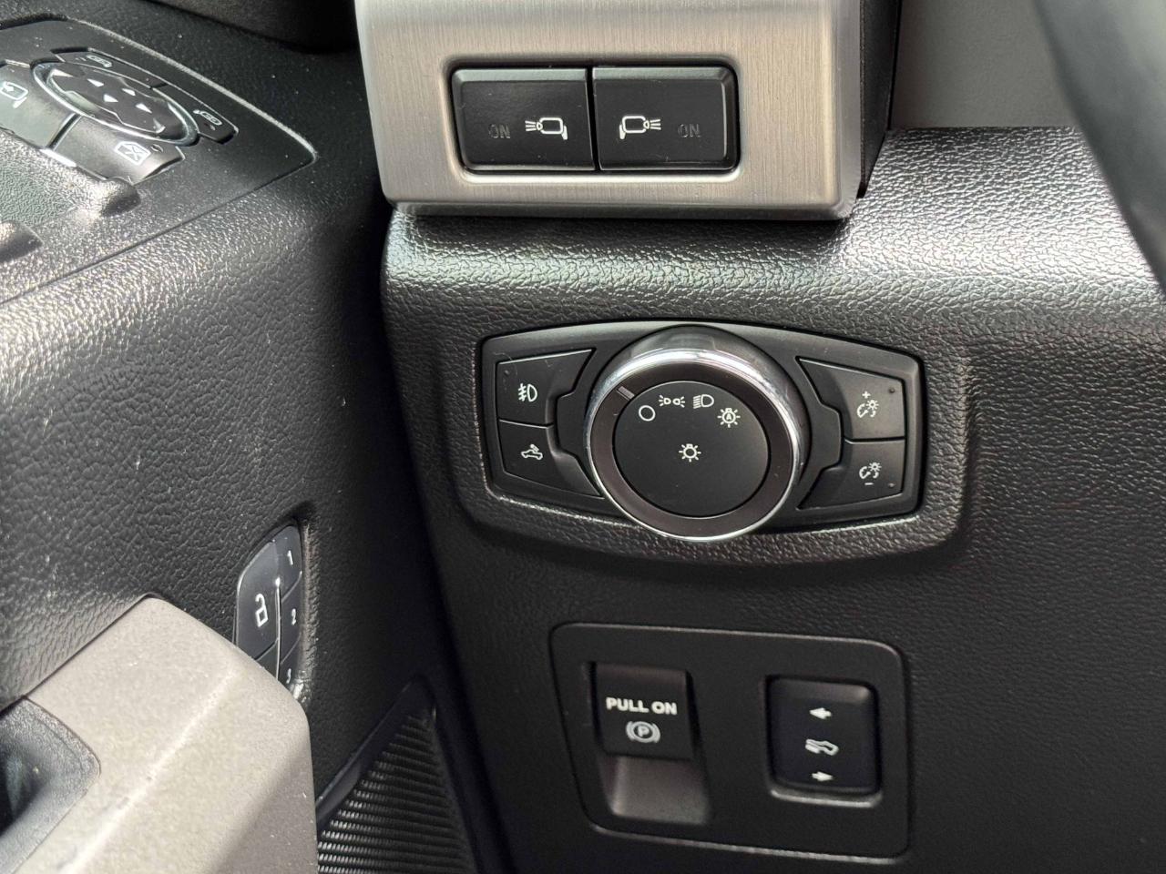 Ford F-150 Platinum SuperCrew 4WD 2018