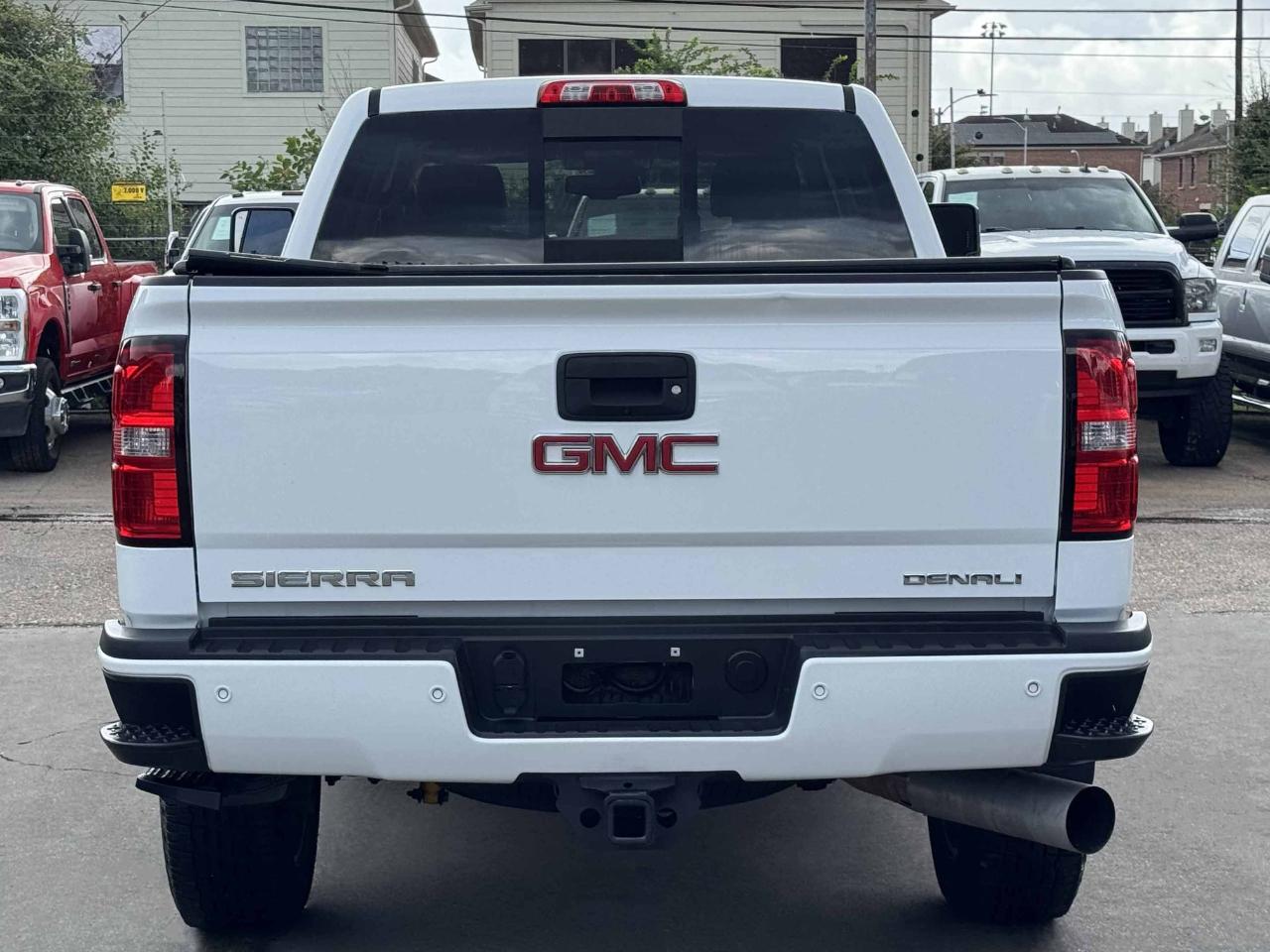 GMC Sierra 2500HD Denali Crew Cab 4WD 2016