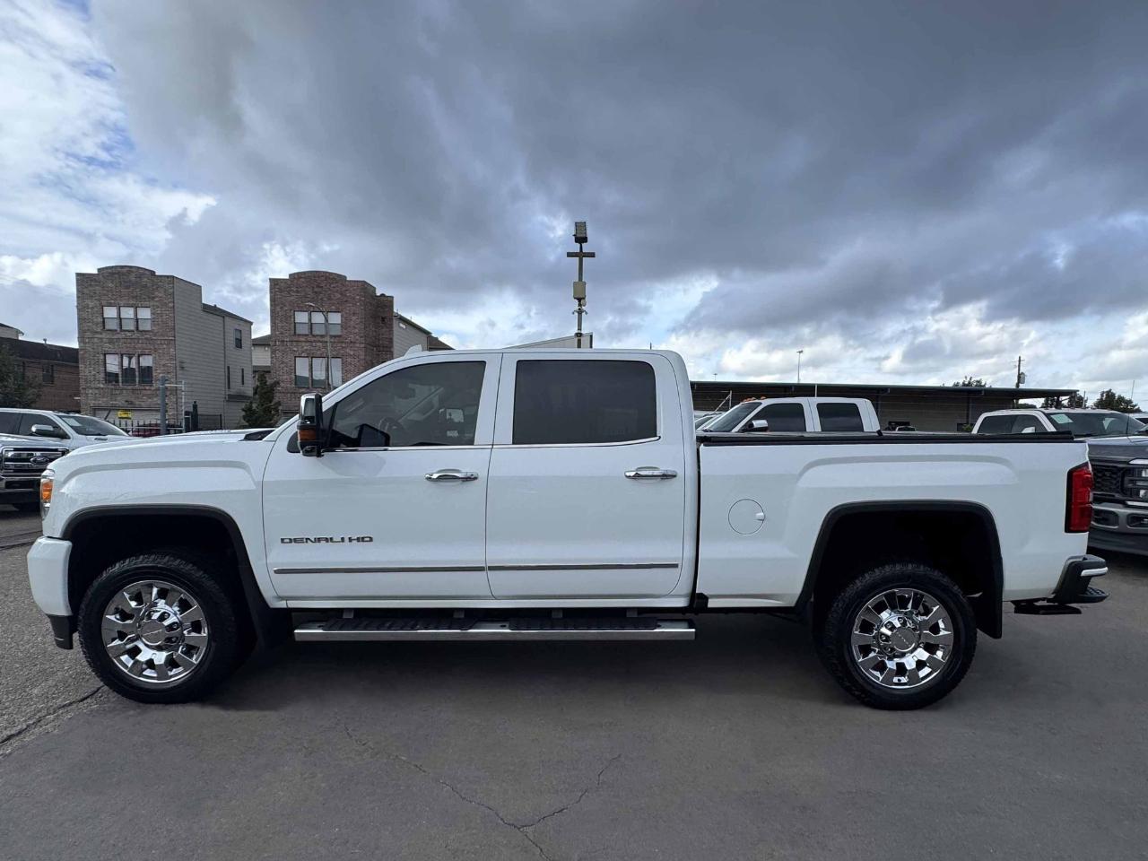 GMC Sierra 2500HD Denali Crew Cab 4WD 2016
