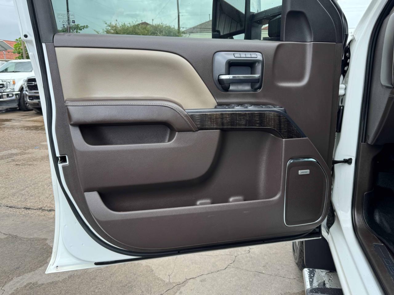 GMC Sierra 2500HD Denali Crew Cab 4WD 2016