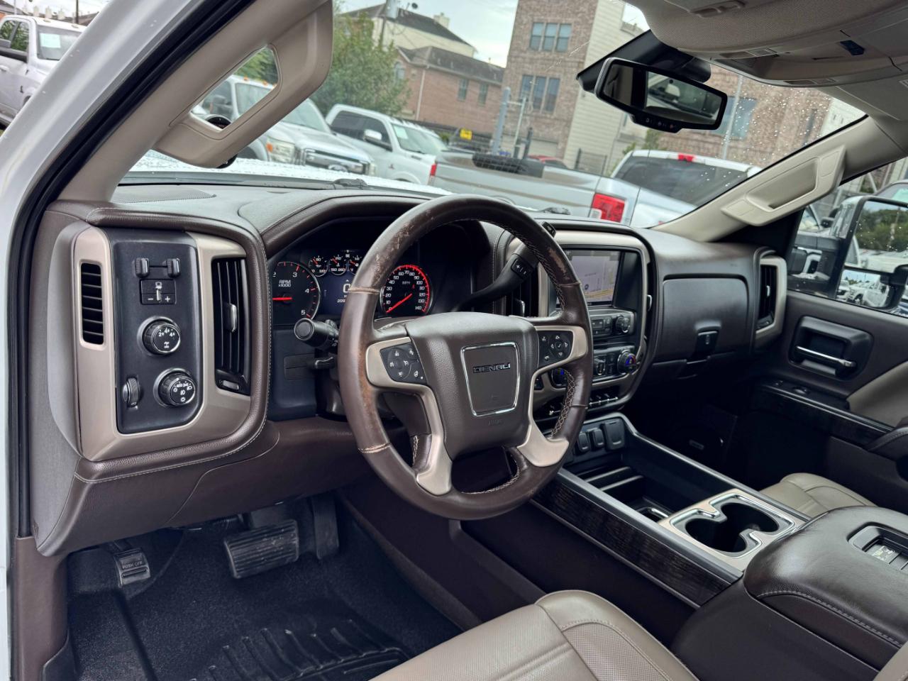 GMC Sierra 2500HD Denali Crew Cab 4WD 2016