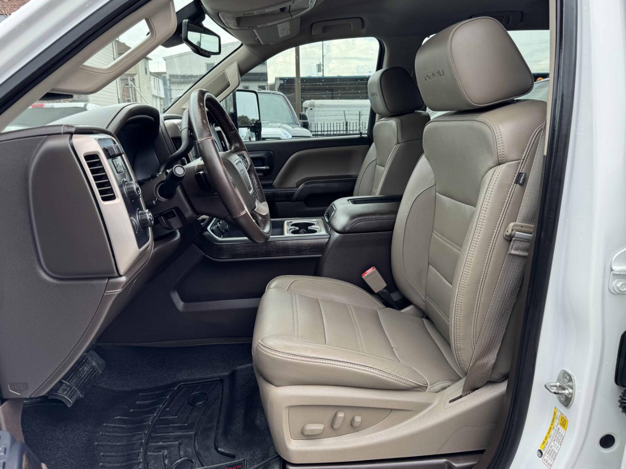 GMC Sierra 2500HD Denali Crew Cab 4WD 2016