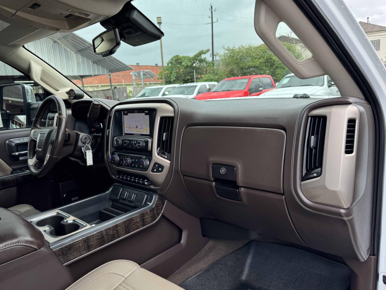 GMC Sierra 2500HD Denali Crew Cab 4WD 2016