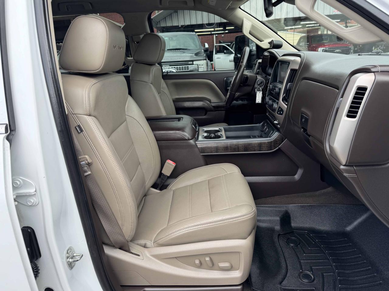 GMC Sierra 2500HD Denali Crew Cab 4WD 2016