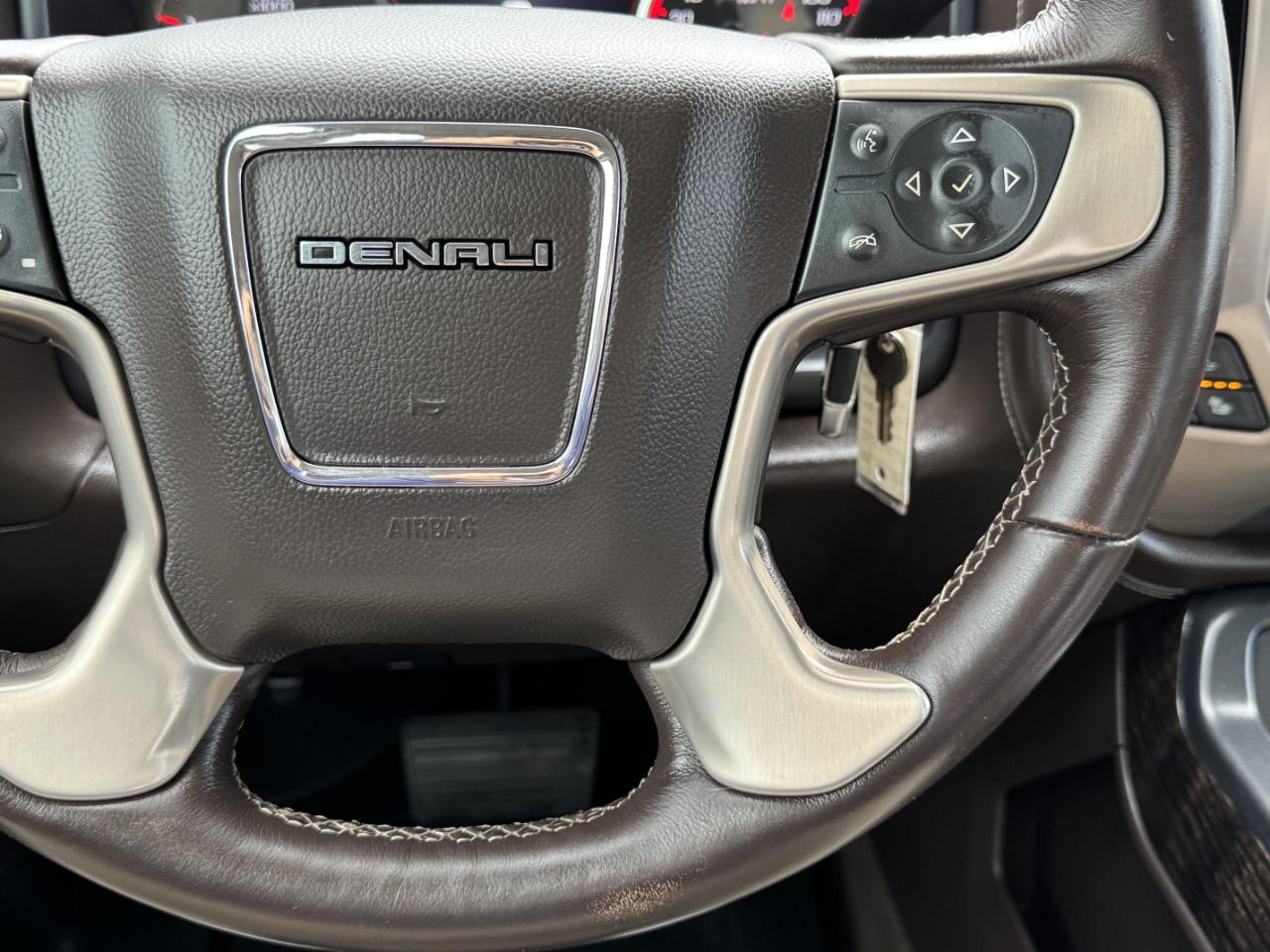 GMC Sierra 2500HD Denali Crew Cab 4WD 2016