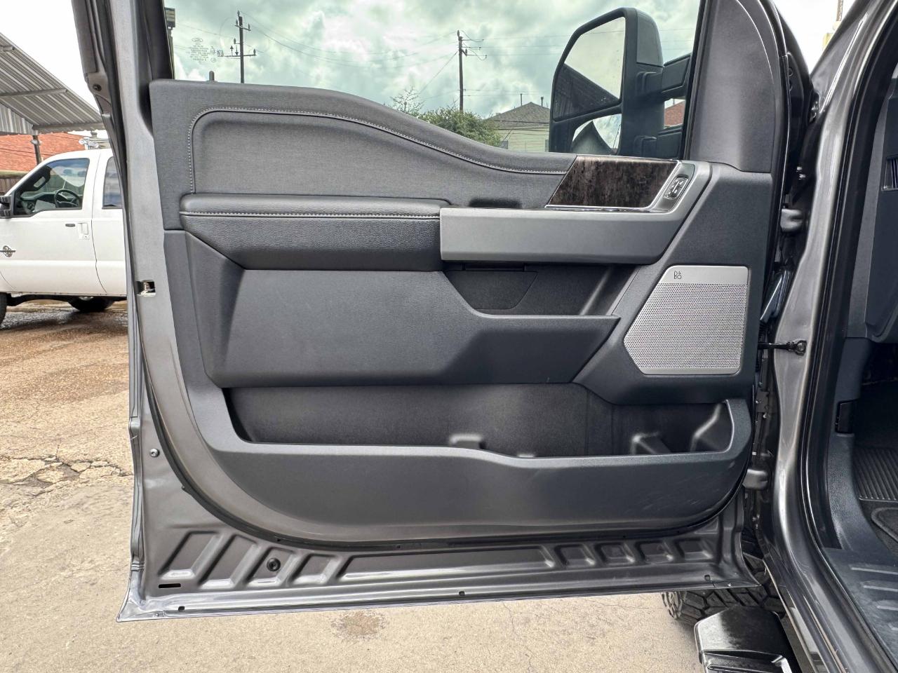Ford Super Duty F-350 SRW  2023
