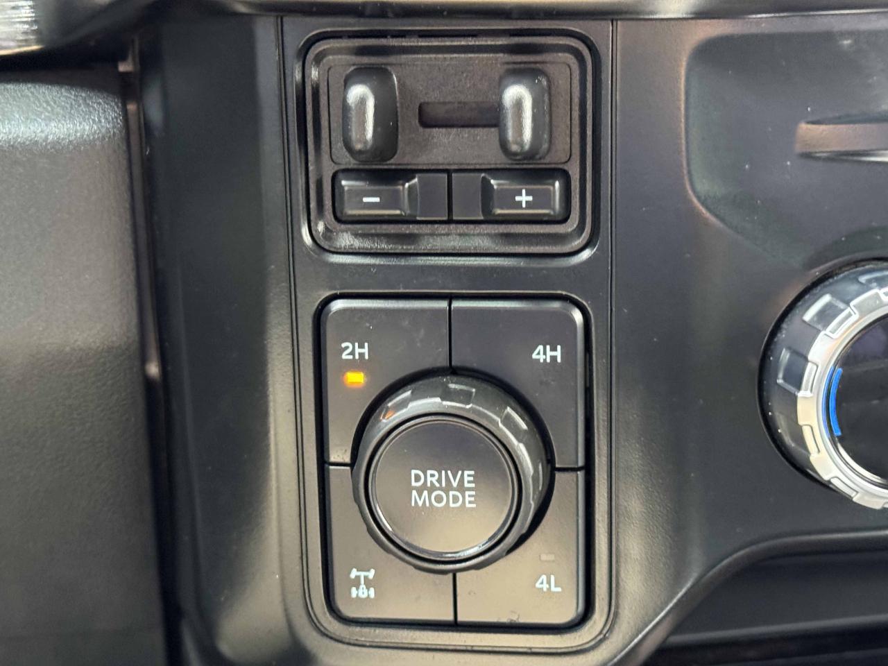 Ford Super Duty F-350 SRW  2023