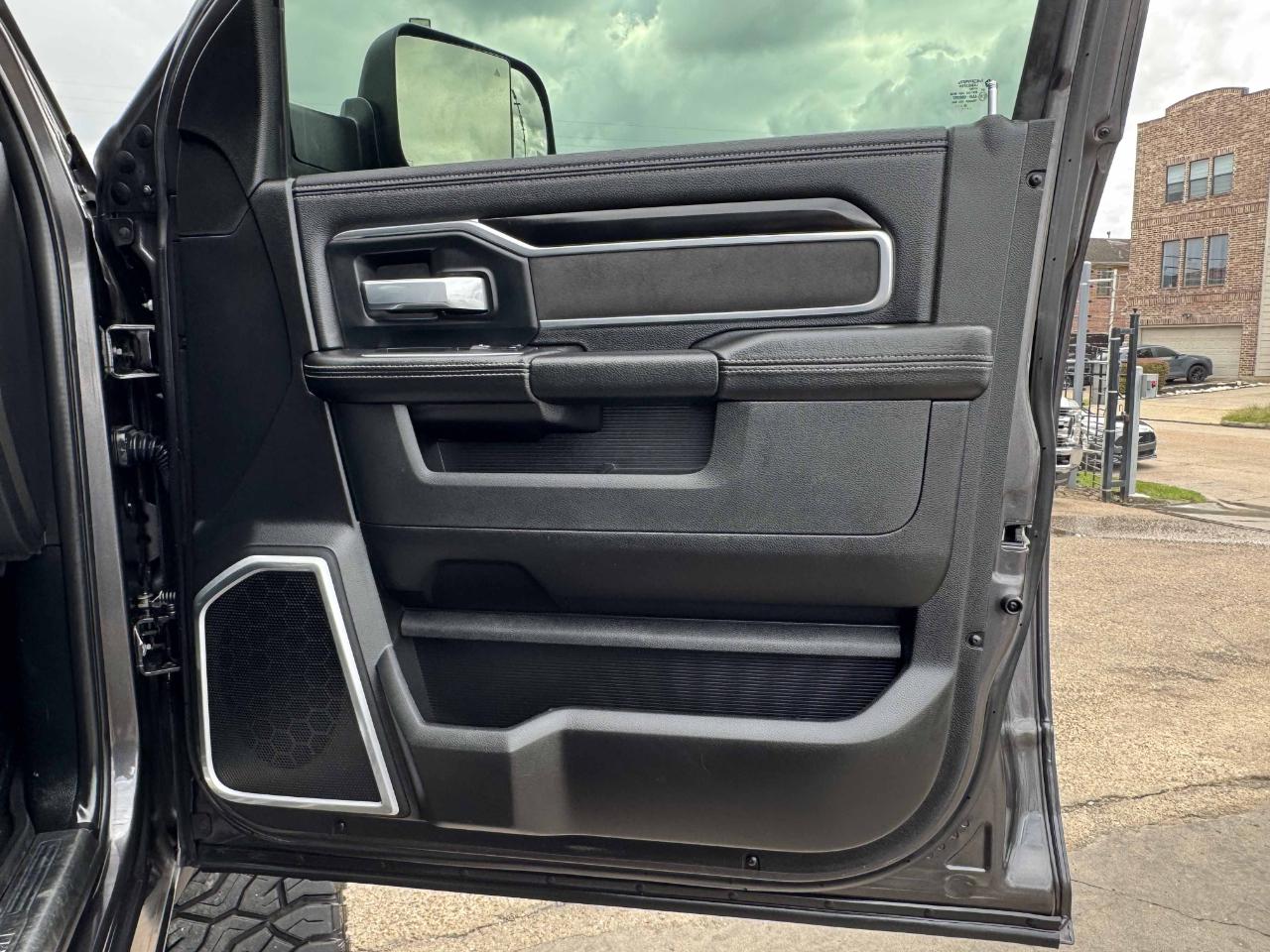 RAM 2500 Laramie Crew Cab 4WD 2020