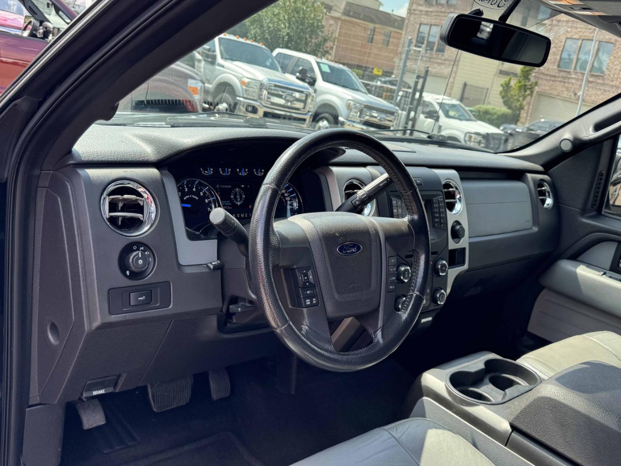 Ford F-150 XLT SuperCrew 4WD 2014
