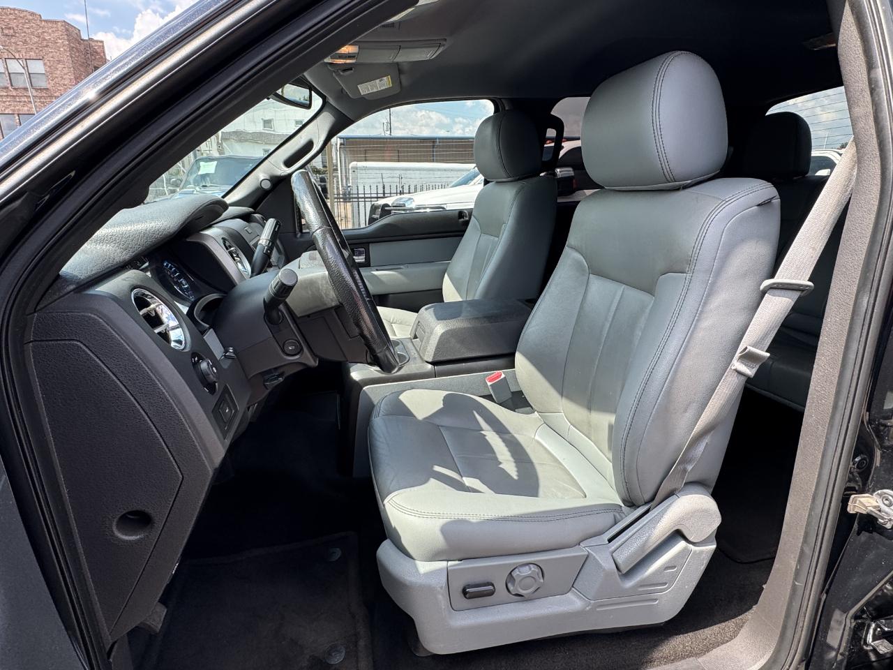 Ford F-150 XLT SuperCrew 4WD 2014