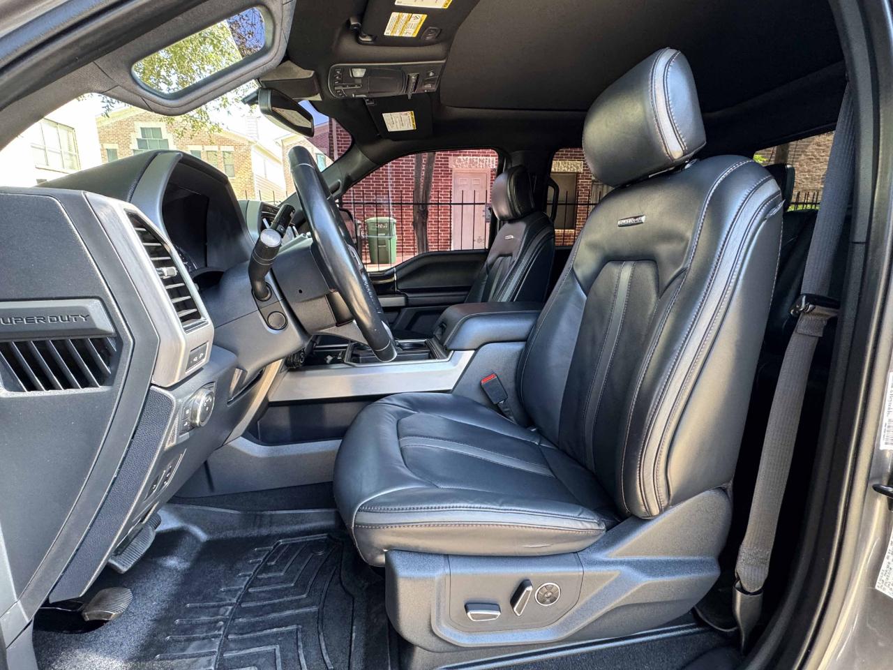 Ford Super Duty F-350 DRW  2022