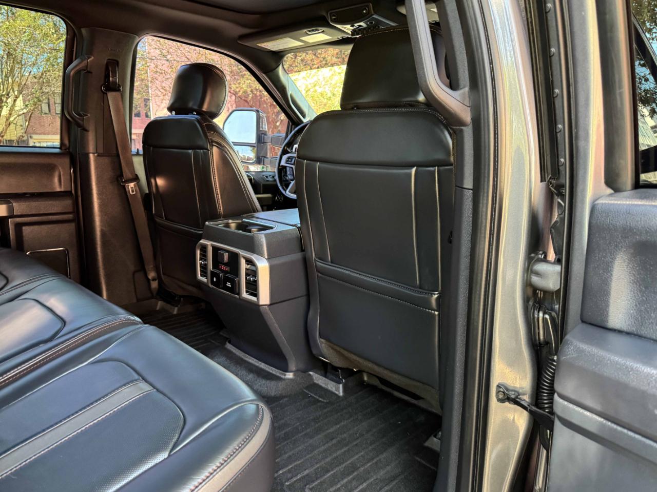 Ford Super Duty F-350 DRW  2022