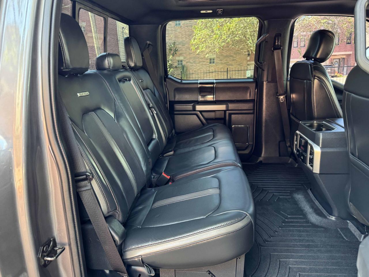 Ford Super Duty F-350 DRW  2022