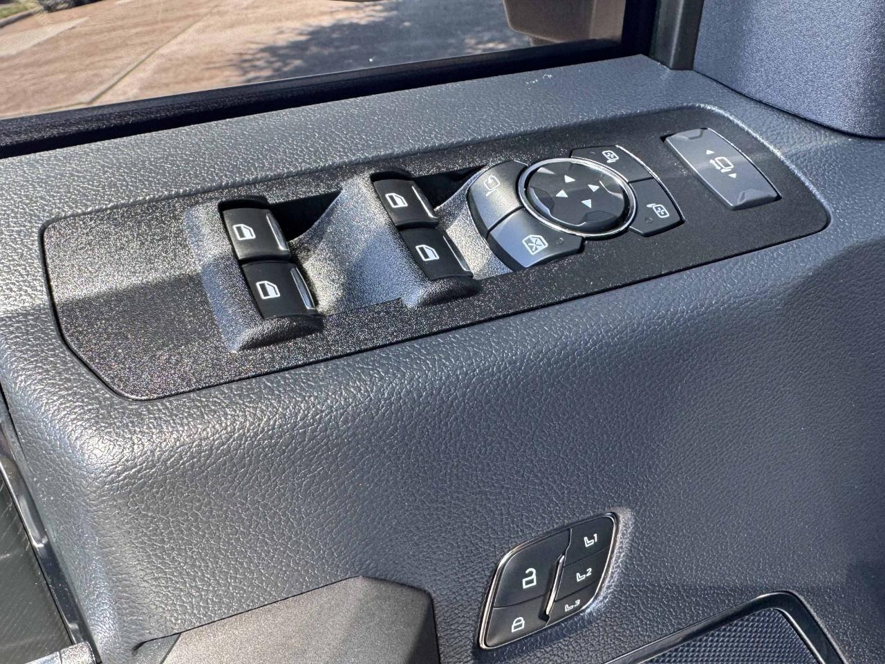 Ford Super Duty F-350 DRW  2022