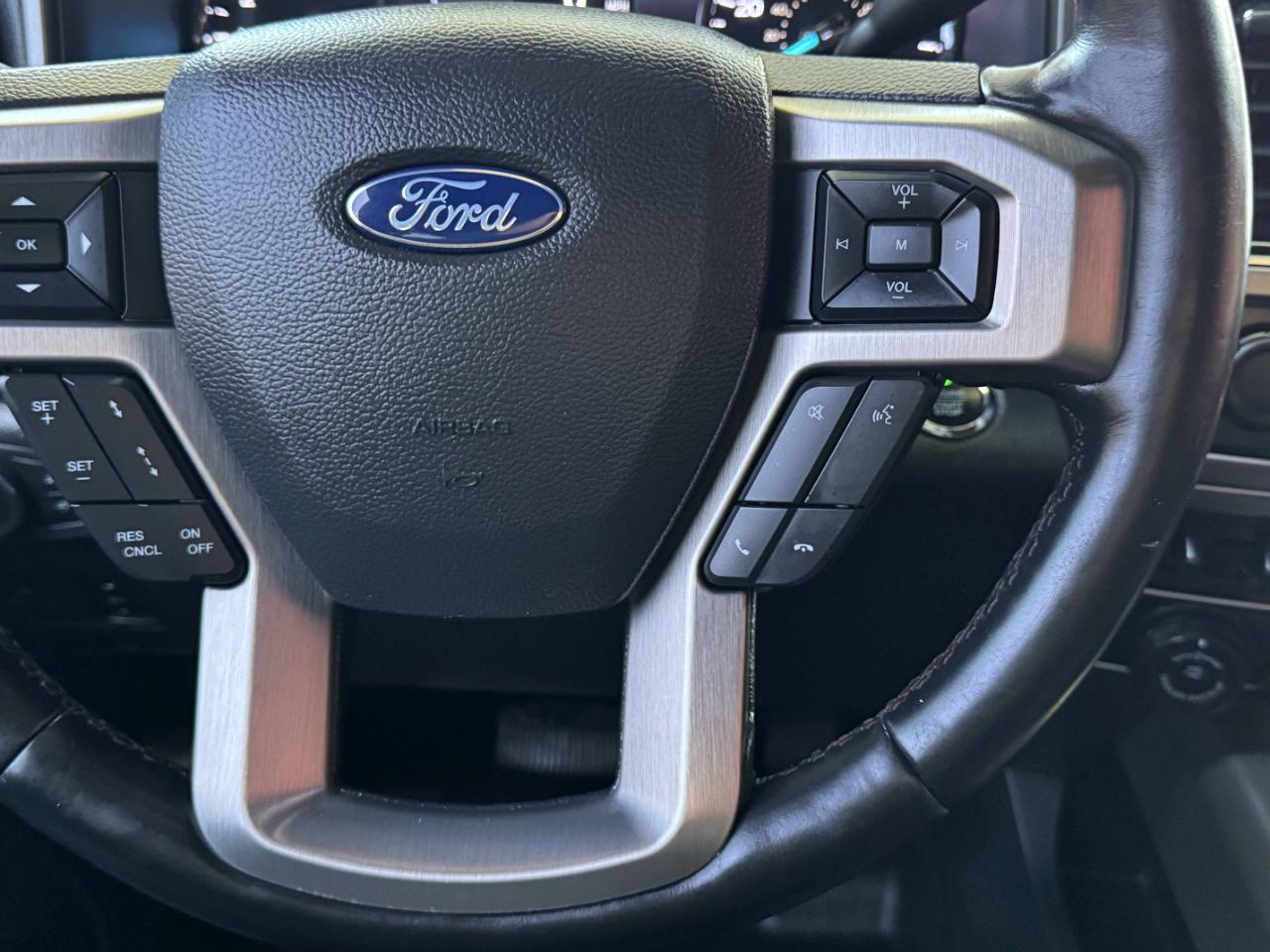 Ford Super Duty F-350 DRW  2022
