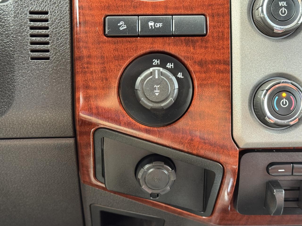 Ford Super Duty F-250 SRW  2013