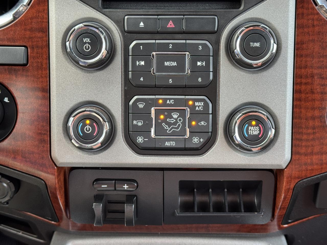 Ford Super Duty F-250 SRW  2013
