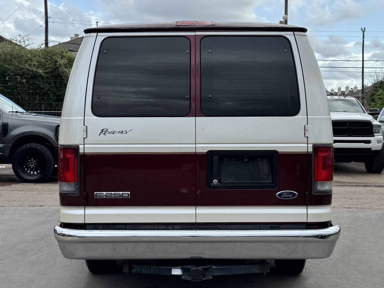 Ford Econoline Cargo Van  2006