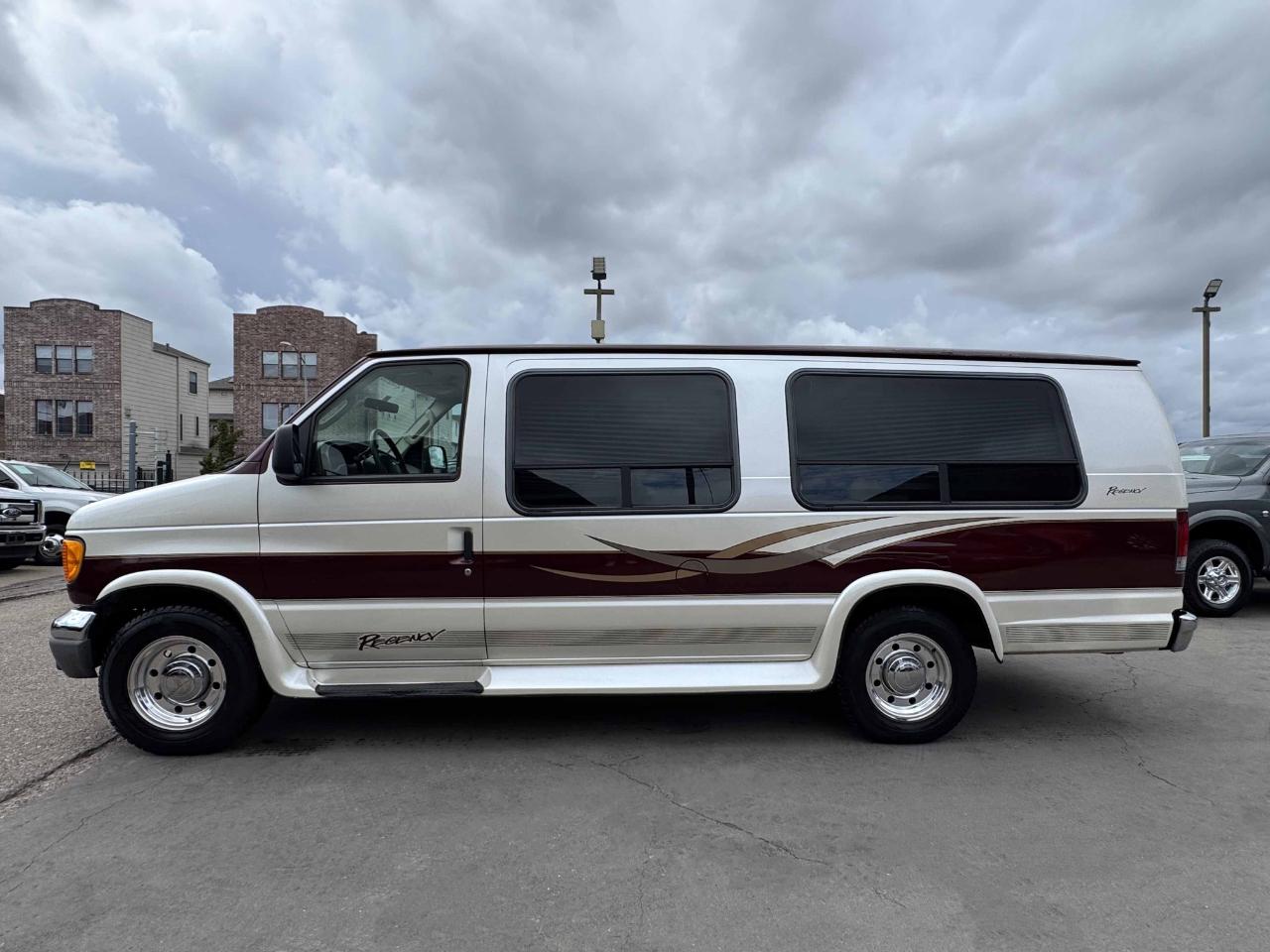 Ford Econoline Cargo Van  2006