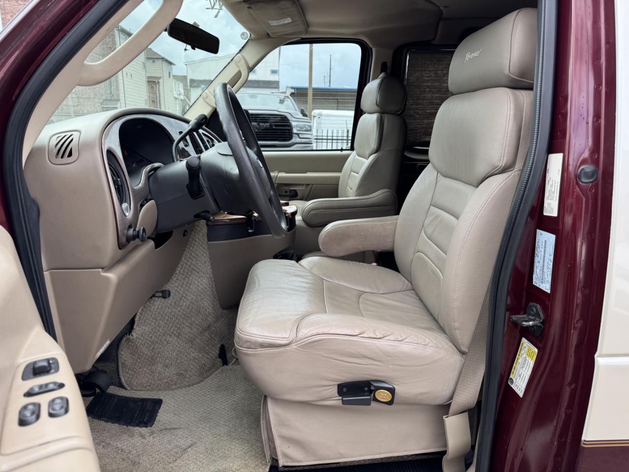 Ford Econoline Cargo Van  2006