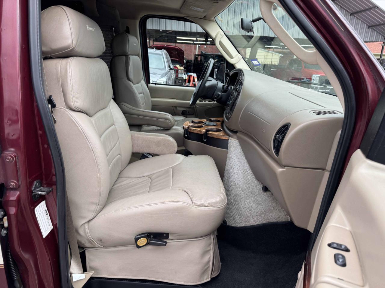 Ford Econoline Cargo Van  2006