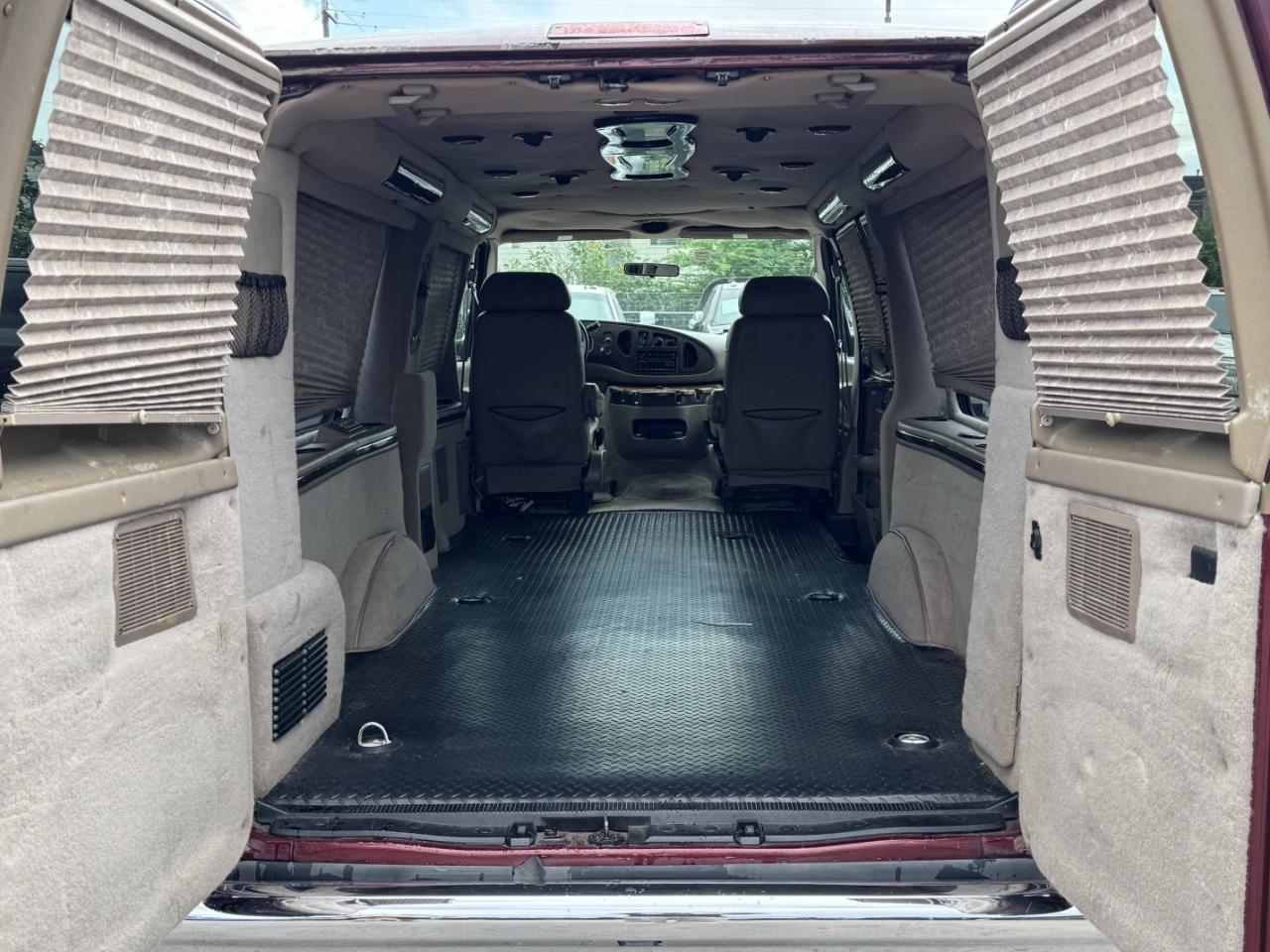 Ford Econoline Cargo Van  2006