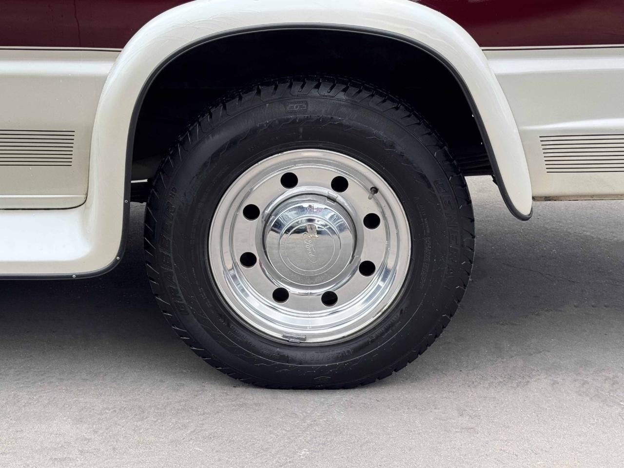 Ford Econoline Cargo Van  2006
