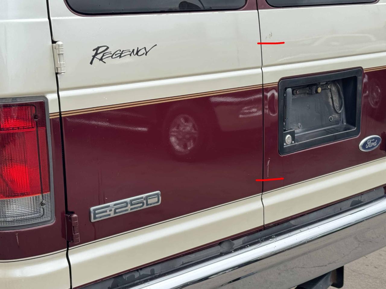 Ford Econoline Cargo Van  2006