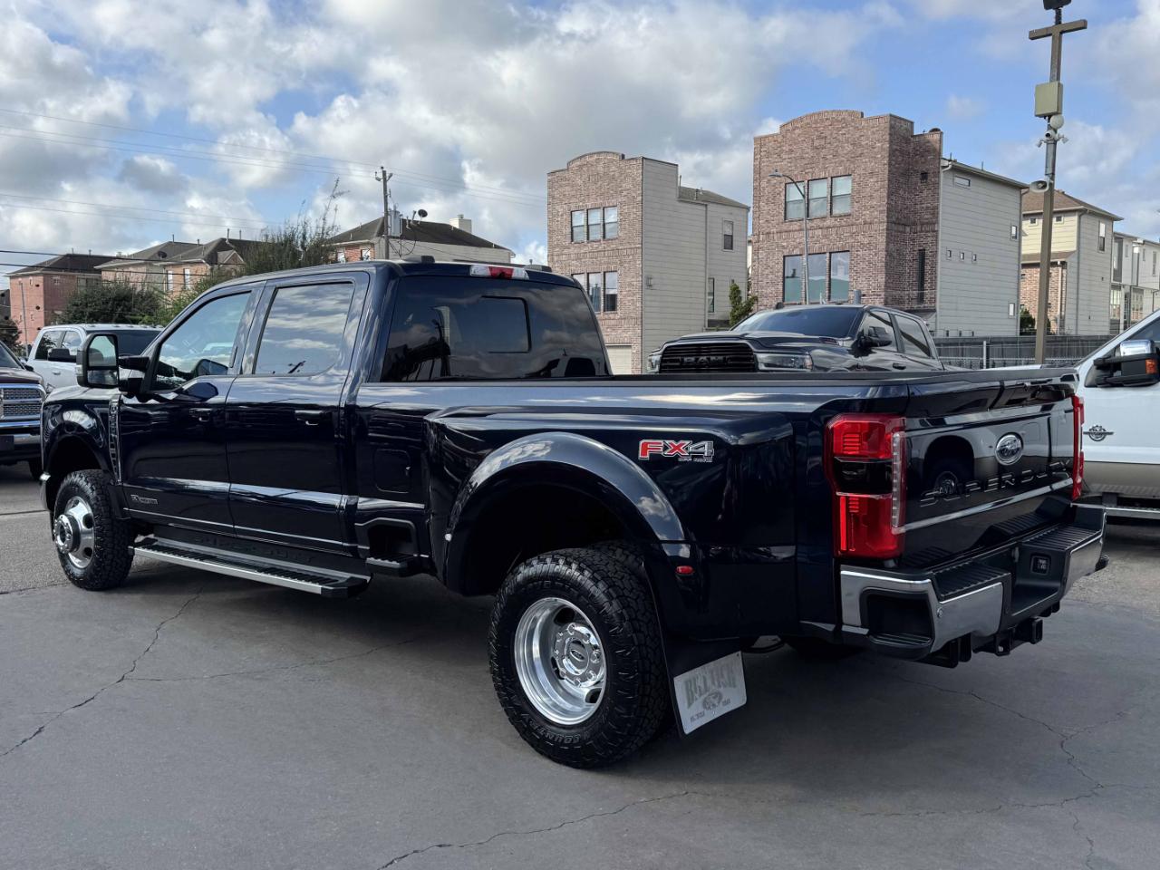 Ford Super Duty F-350 DRW  2023