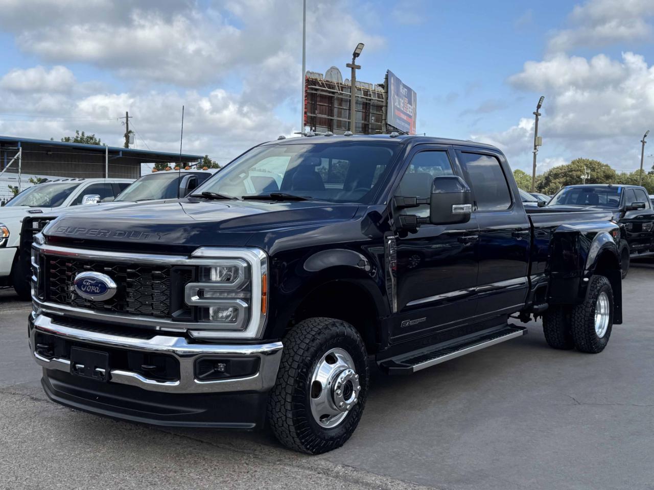Ford Super Duty F-350 DRW  2023