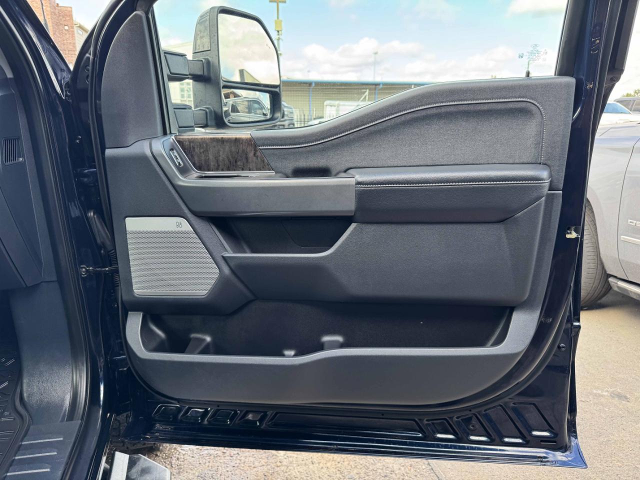 Ford Super Duty F-350 DRW  2023