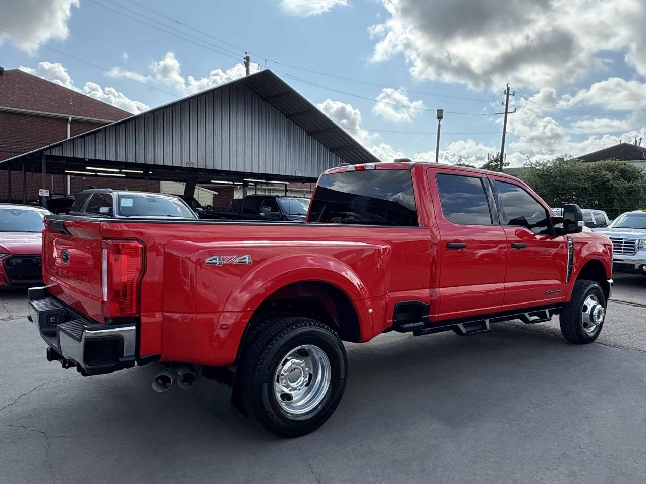 Ford Super Duty F-350 DRW  2023