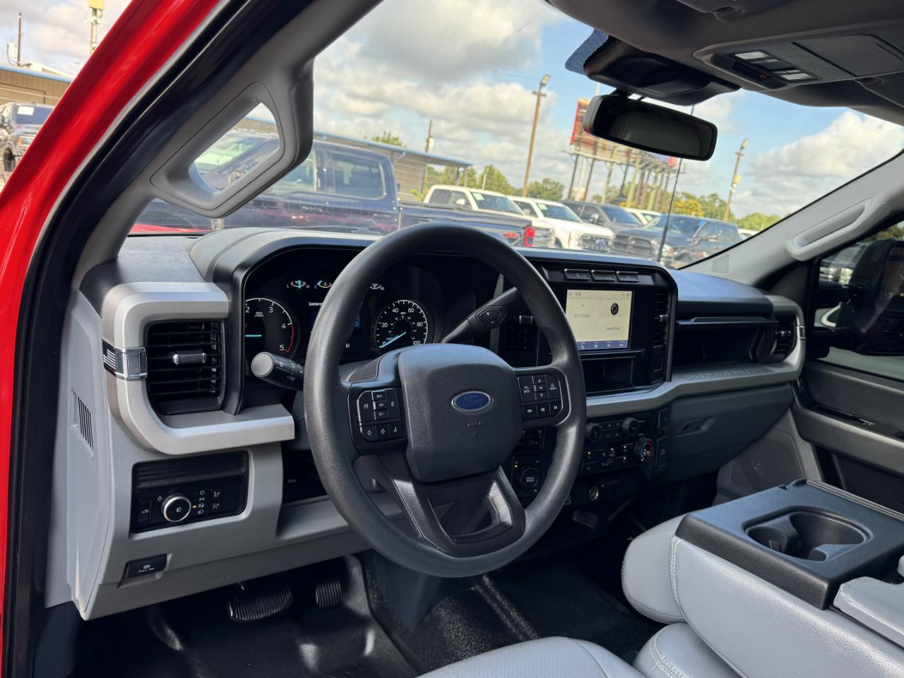 Ford Super Duty F-350 DRW  2023