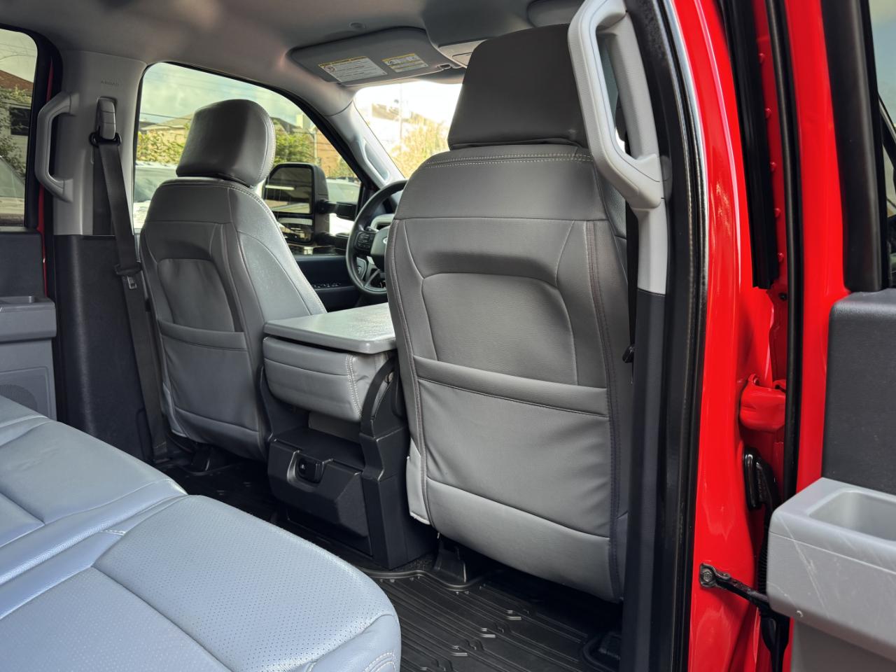 Ford Super Duty F-350 DRW  2023