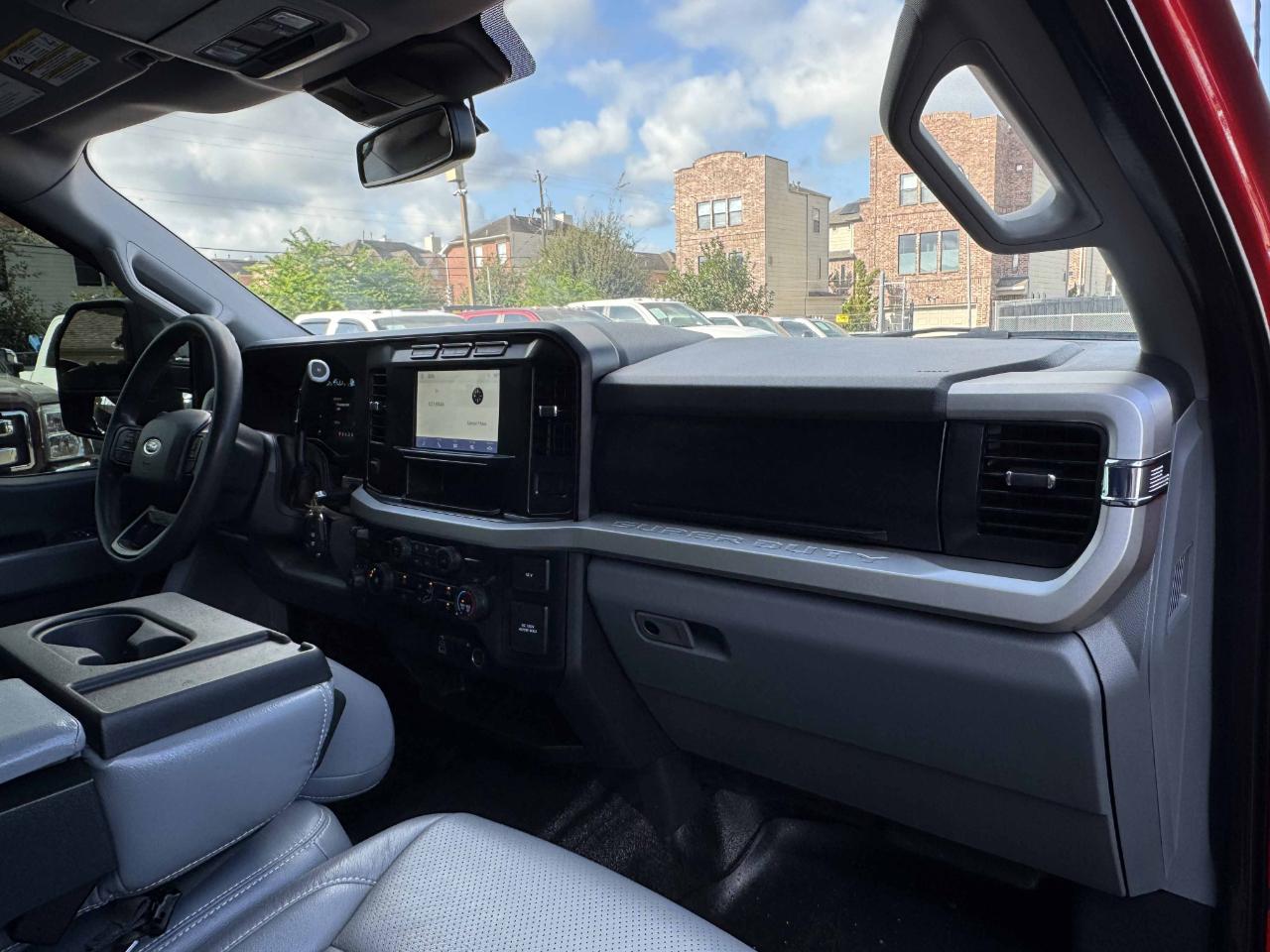 Ford Super Duty F-350 DRW  2023