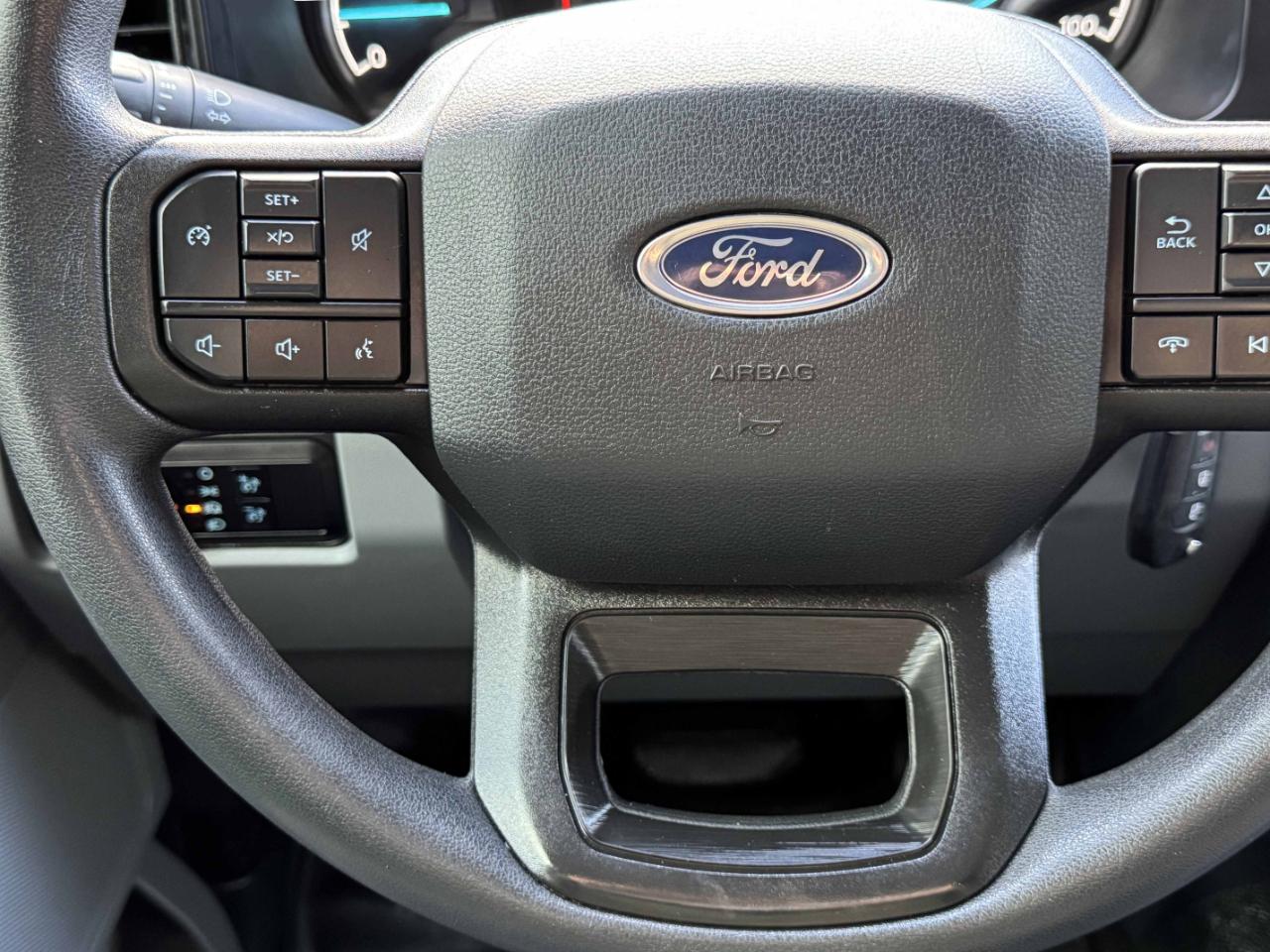 Ford Super Duty F-350 DRW  2023