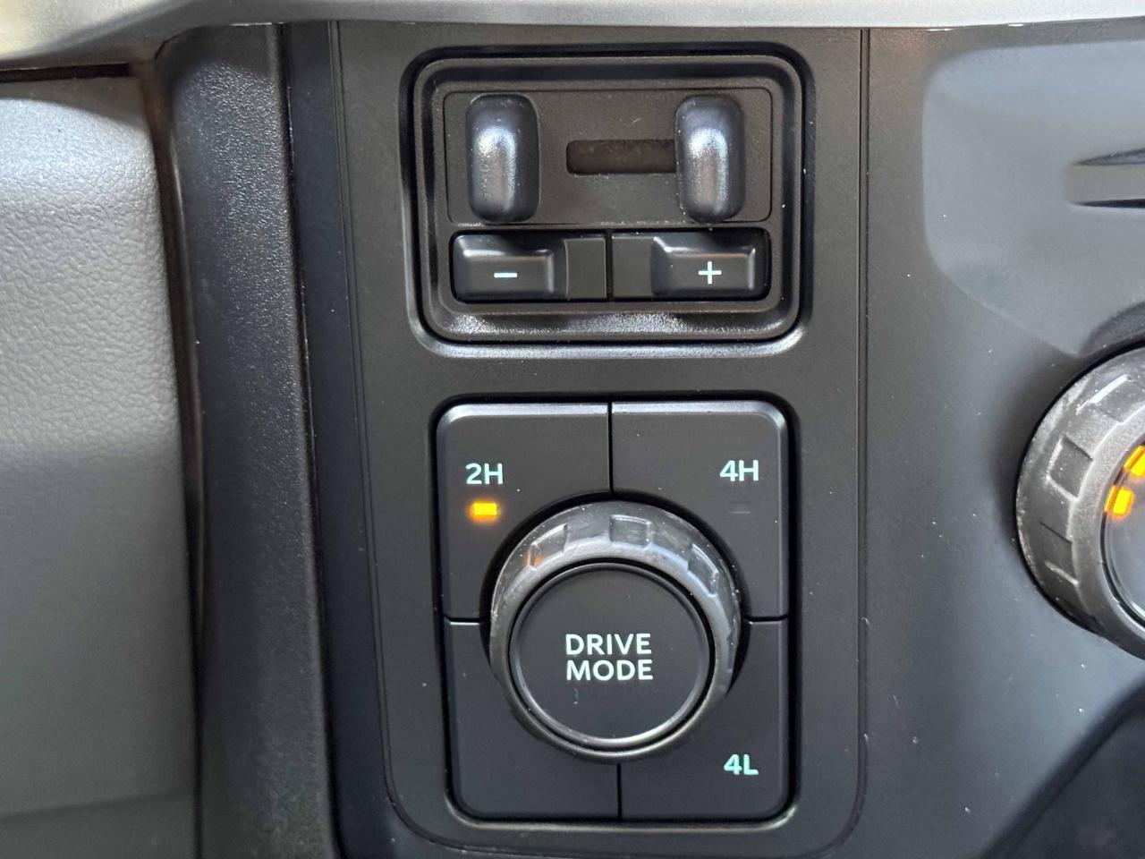 Ford Super Duty F-350 DRW  2023