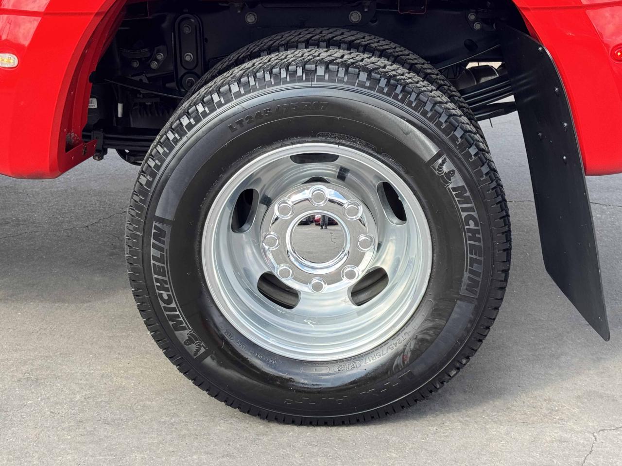 Ford Super Duty F-350 DRW  2023