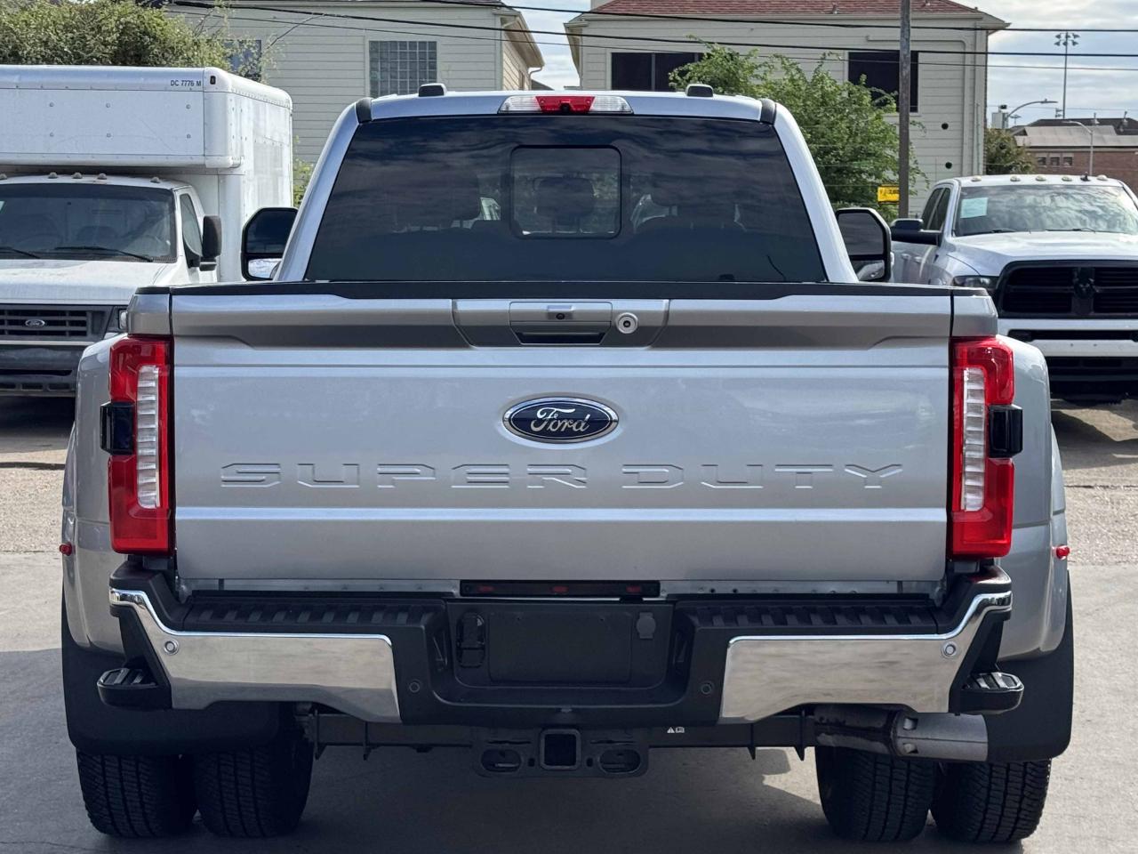 Ford Super Duty F-350 DRW  2023