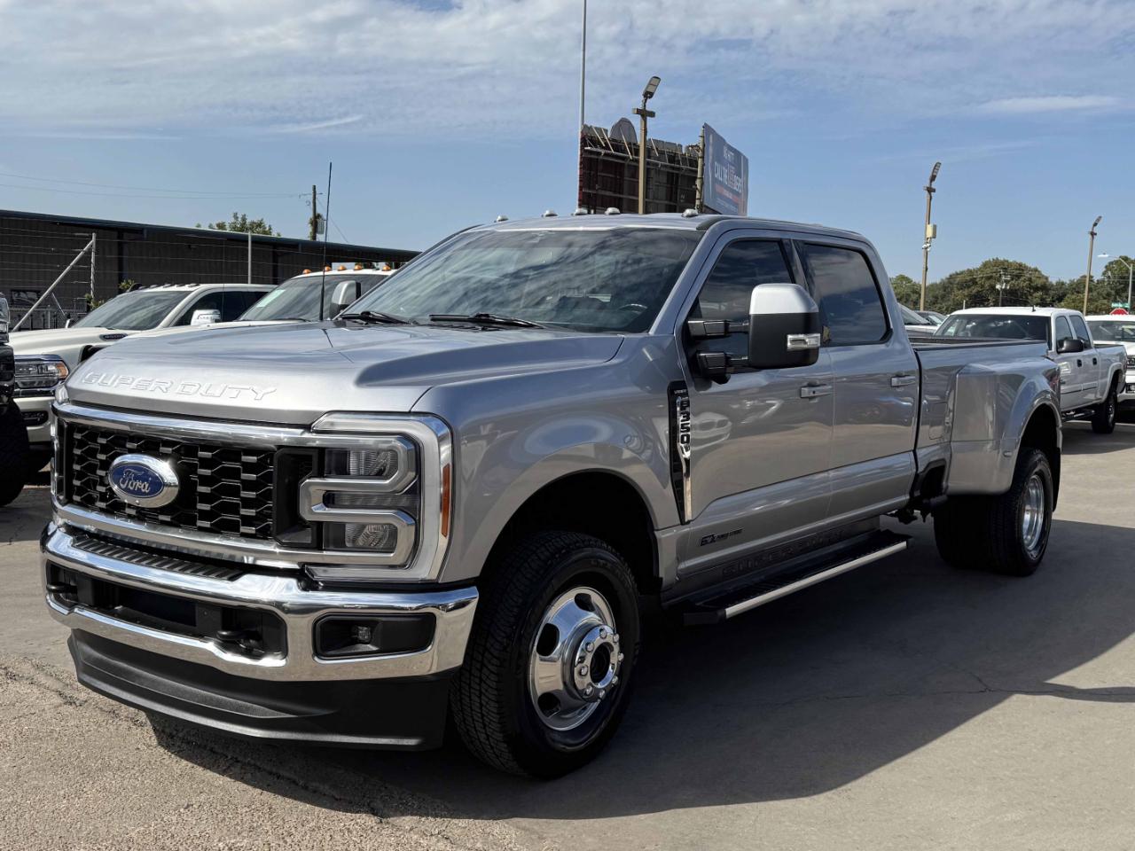 Ford Super Duty F-350 DRW  2023