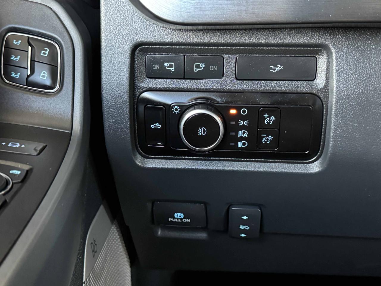 Ford Super Duty F-350 DRW  2023