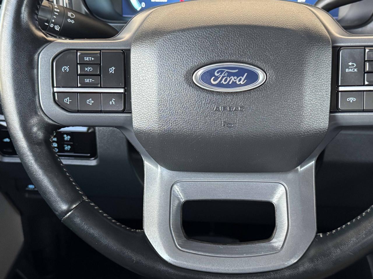 Ford Super Duty F-350 DRW  2023
