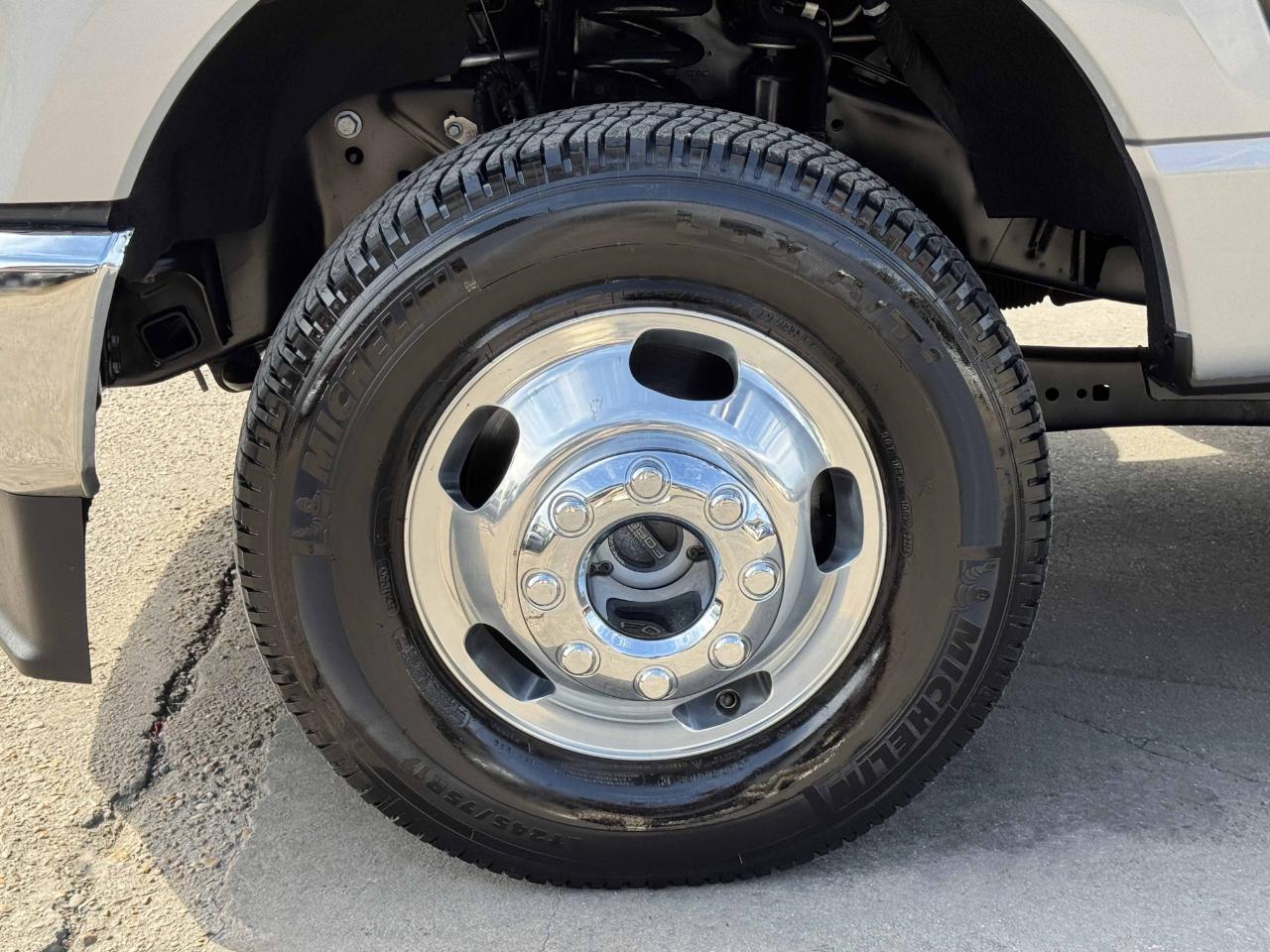Ford Super Duty F-350 DRW  2023