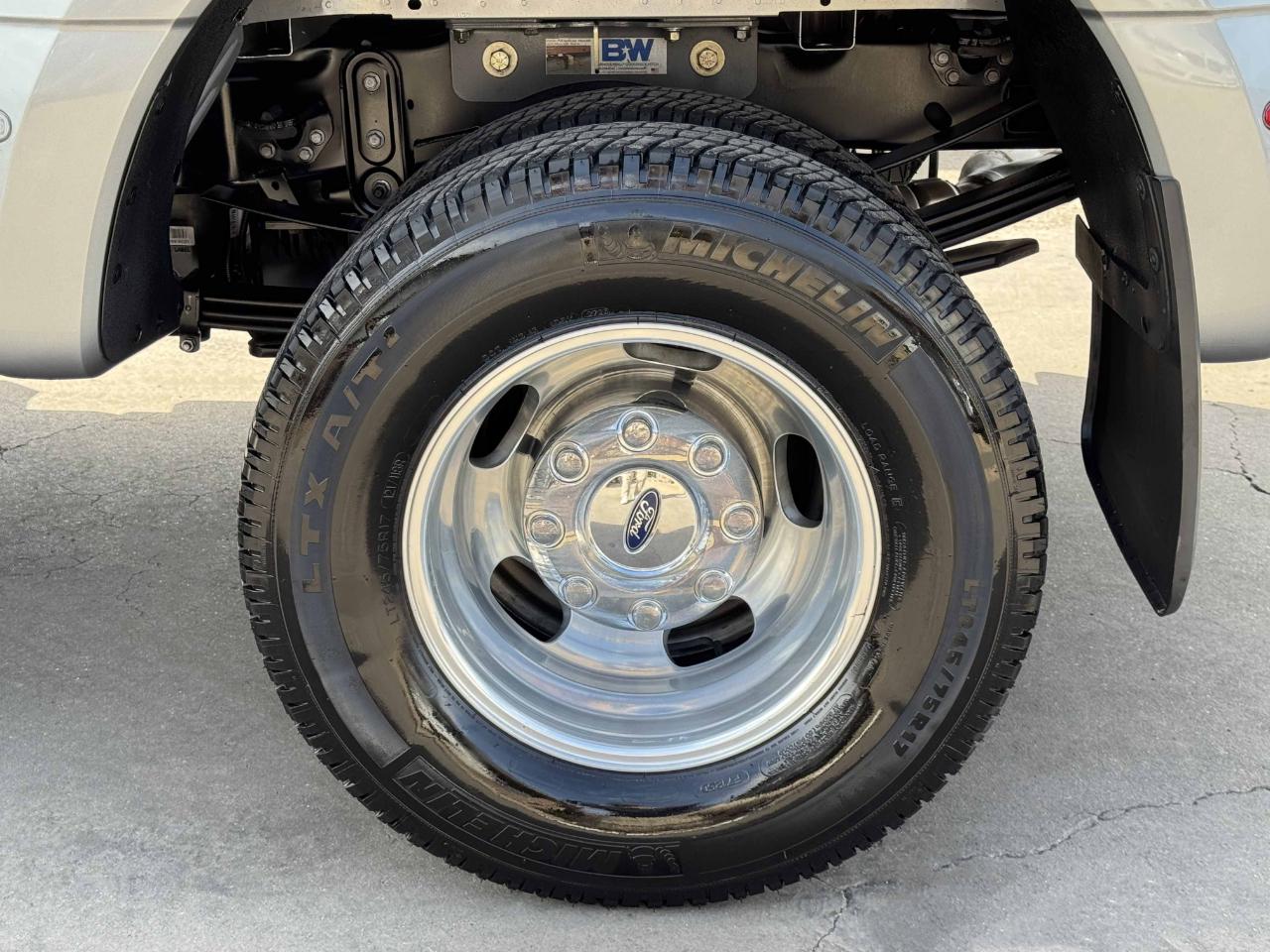 Ford Super Duty F-350 DRW  2023